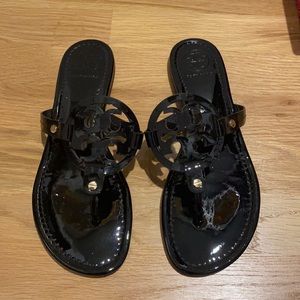 VGUC size 9.5 black patent Tory Burch Miller